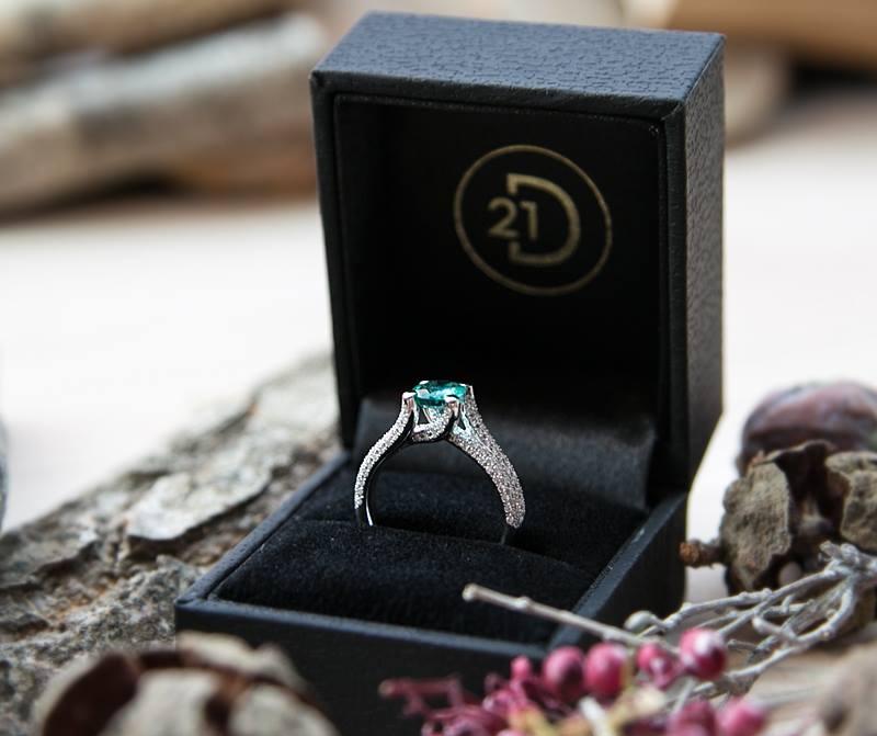 Verlobungsringe mit Smaragd bei 21diamonds.de